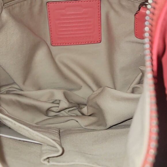 🎉 HTF Coach Legacy Courtenay Leather Shoulder Bag - Picture 3 of 6